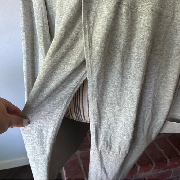 Amour Vert Gray Open Front Cardigan in Light Heather Grey Sz M - Picture 8 of 10